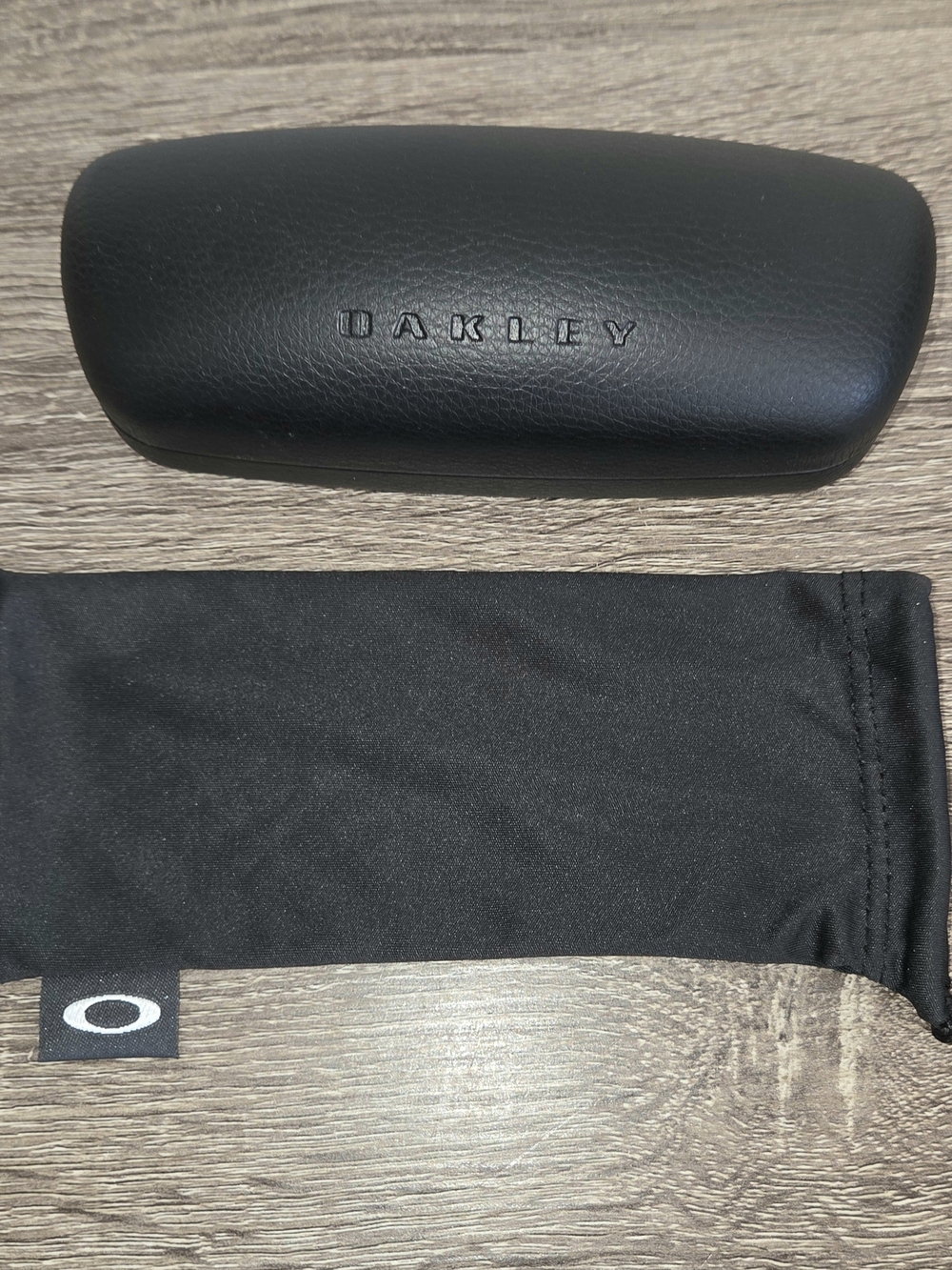 Oakley Black Hard Sunglasses Case with Black Microfiber Pouch